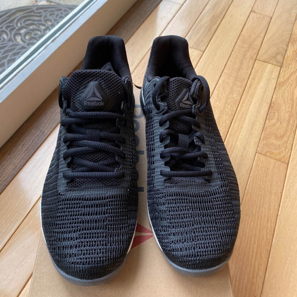 Reebok size 9 never worn sneakers